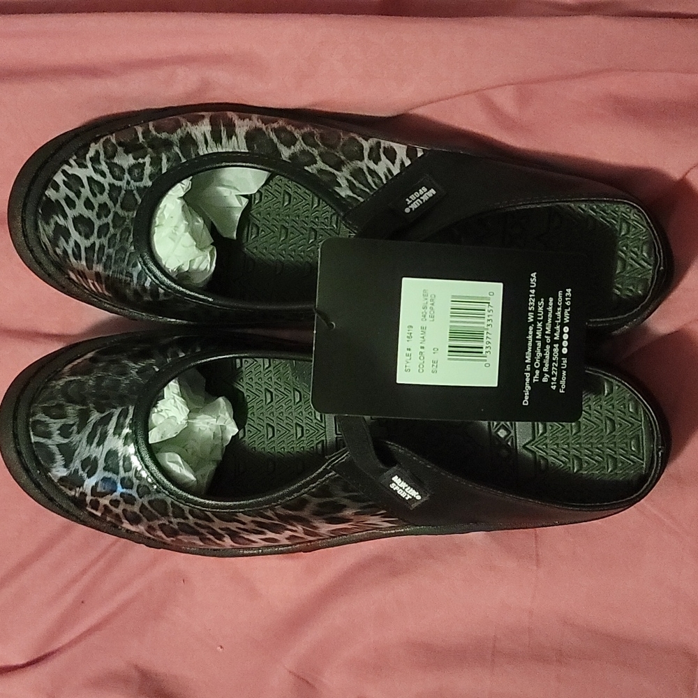 MUK LUK SPORT SILVER LEOPARD SANDALS: NWT: SZ 10